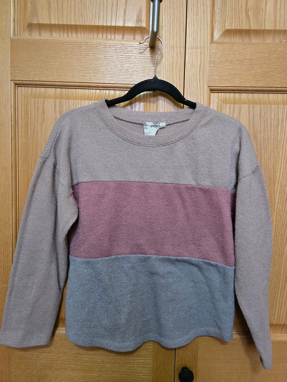 Blu Pepper Colorblock Crewneck Sweater in Dusty Rose, Taupe & Gray